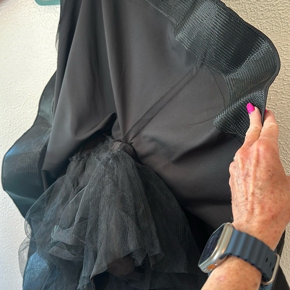 Black Sleeveless V-Neck Cocktail Mini Dress - Picture 11 of 15